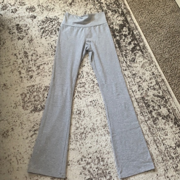 Brandy Melville Pants - Brandy Melville Priscilla Pants